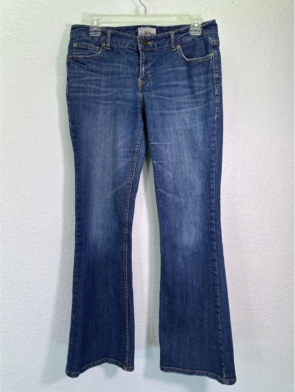 Women’s Aeropostale Hailey Flare 9/10 Short Distressed Low Rise Whiskering